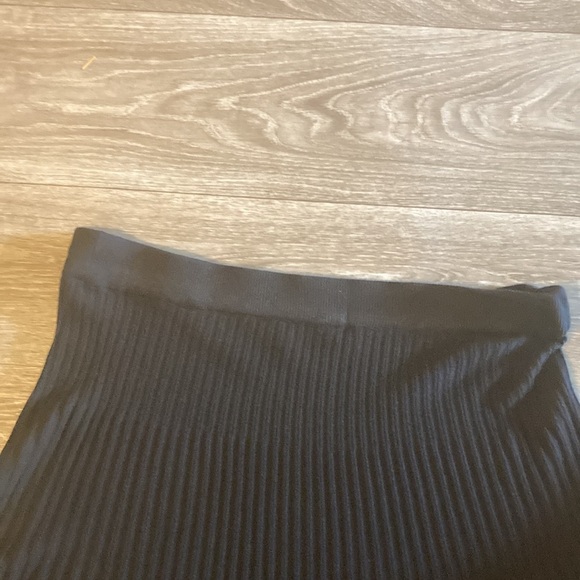Max Studio black knit skirt A-line - Picture 4 of 8